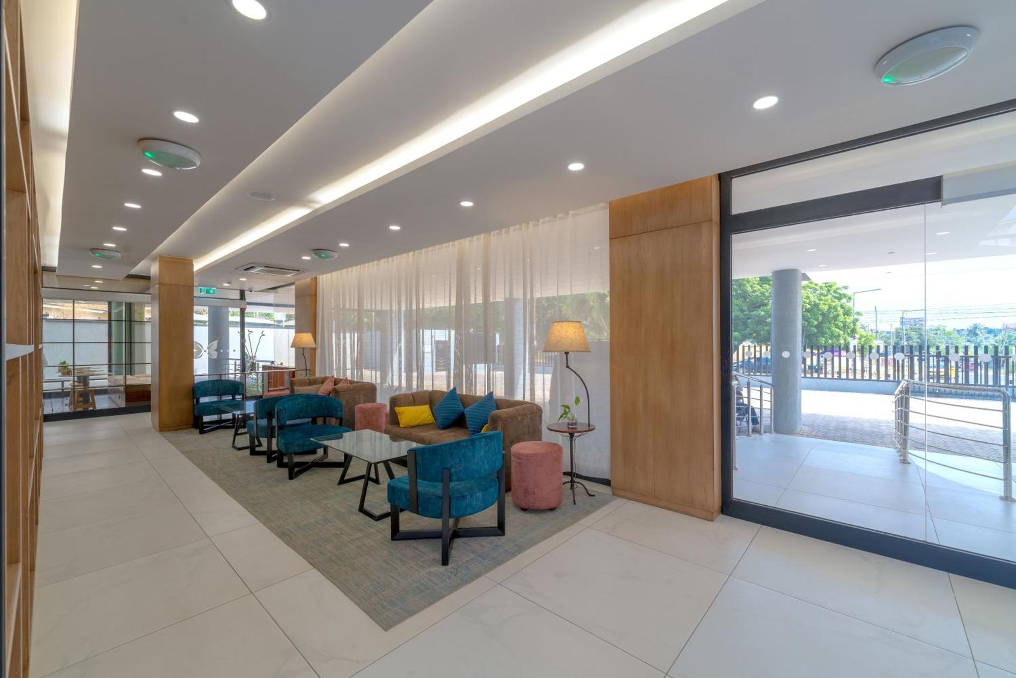 Eden Gardens Hotel Акра Екстериор снимка