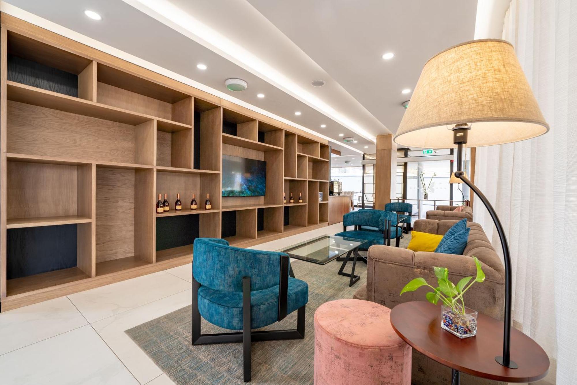 Eden Gardens Hotel Акра Екстериор снимка