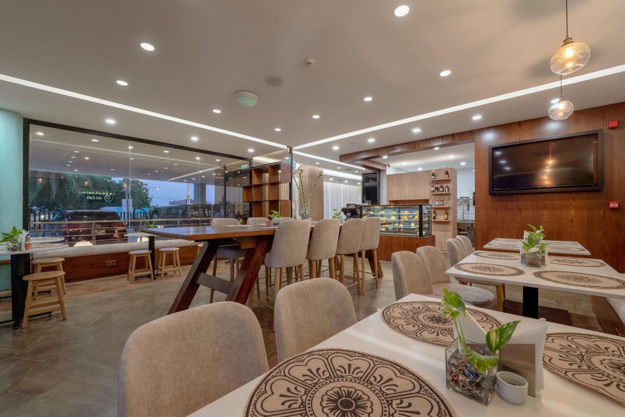 Eden Gardens Hotel Акра Екстериор снимка