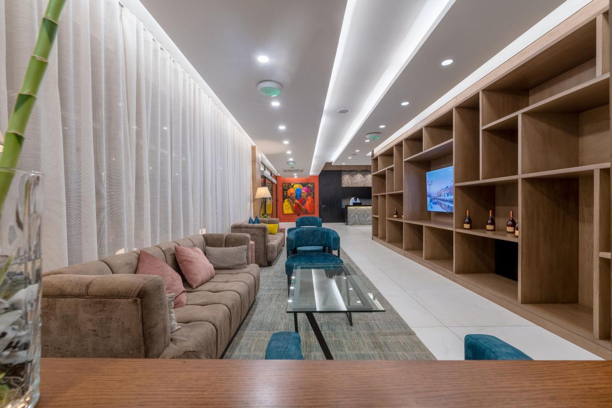 Eden Gardens Hotel Акра Екстериор снимка