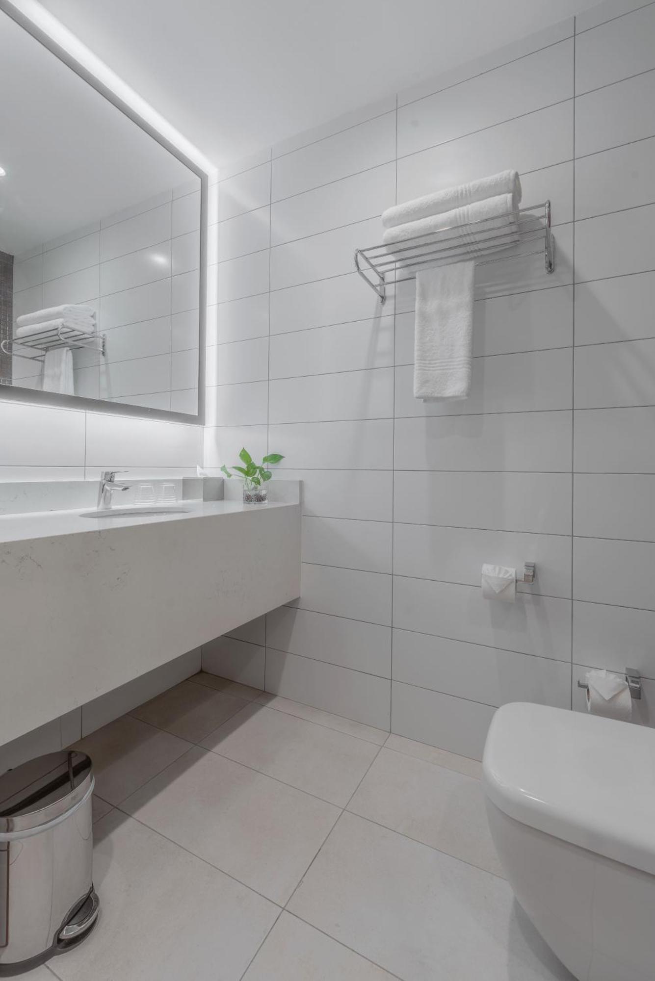 Eden Gardens Hotel Акра Екстериор снимка