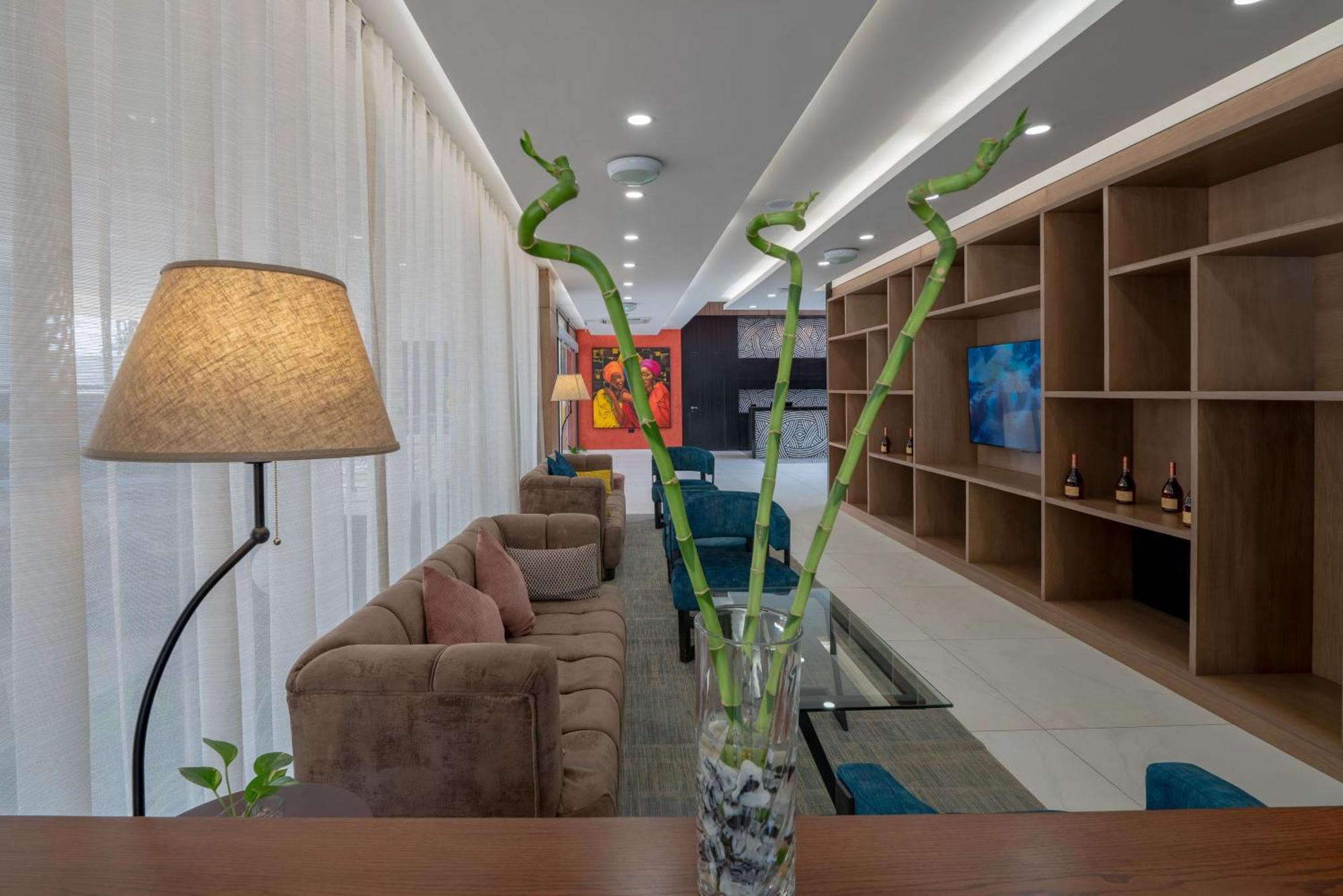 Eden Gardens Hotel Акра Екстериор снимка
